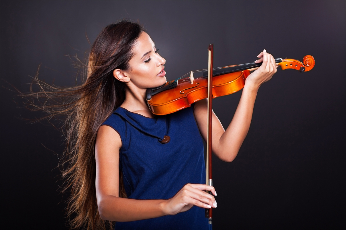 Long-haired woman with violin character photo