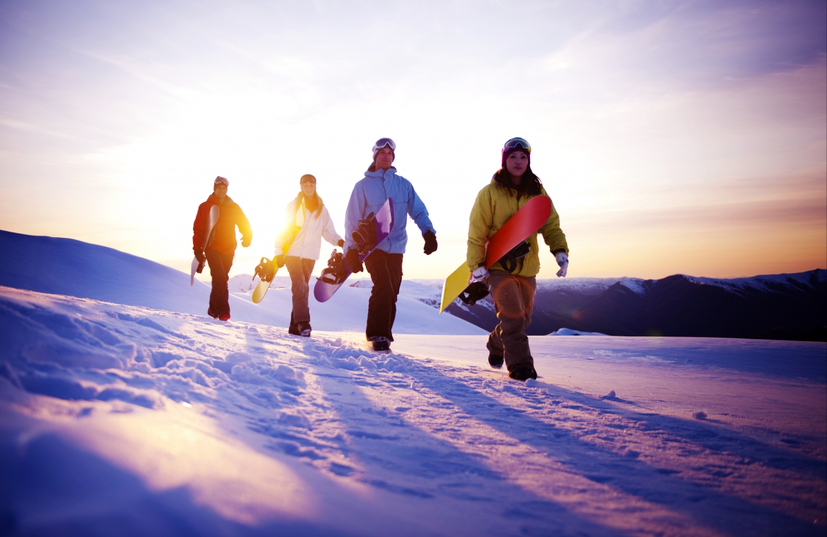 Four ski lovers 5k HD picture