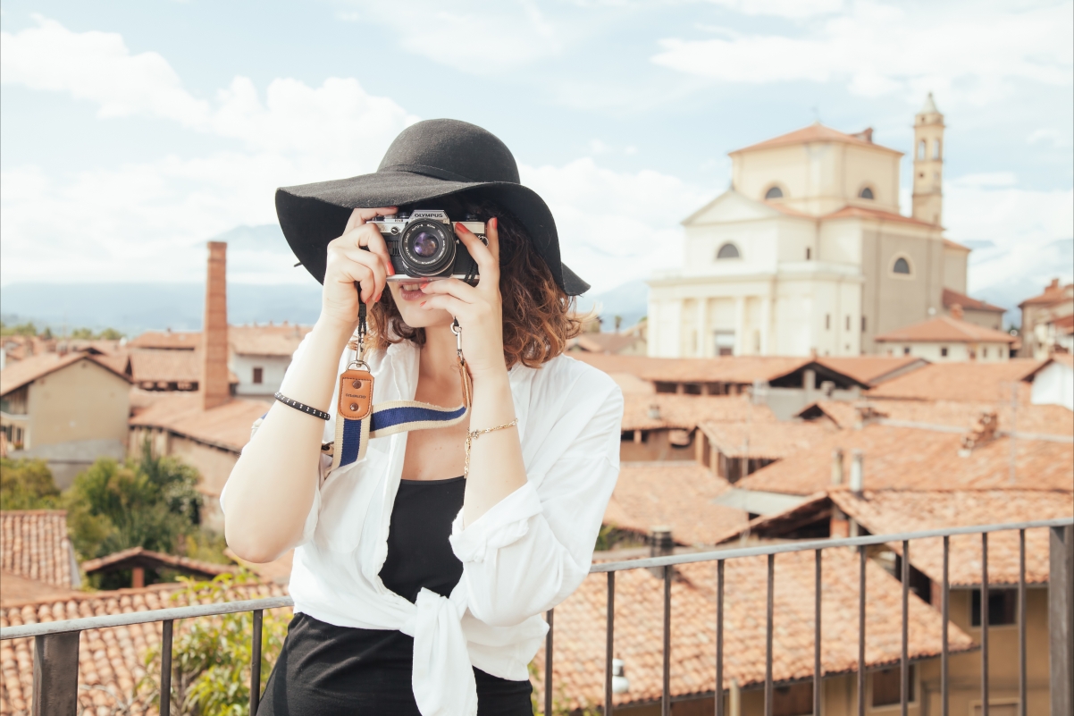 Photographer, tourist, take a camera