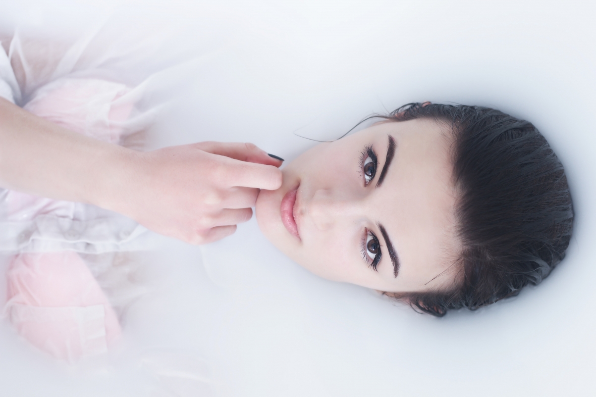 Female brunette face photo 5k pictures