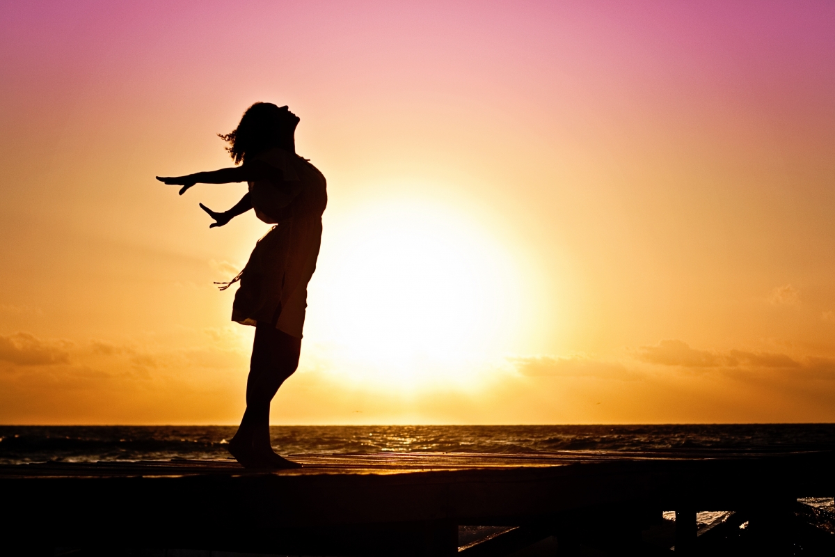 Woman beach sunrise silhouette 4k wallpaper