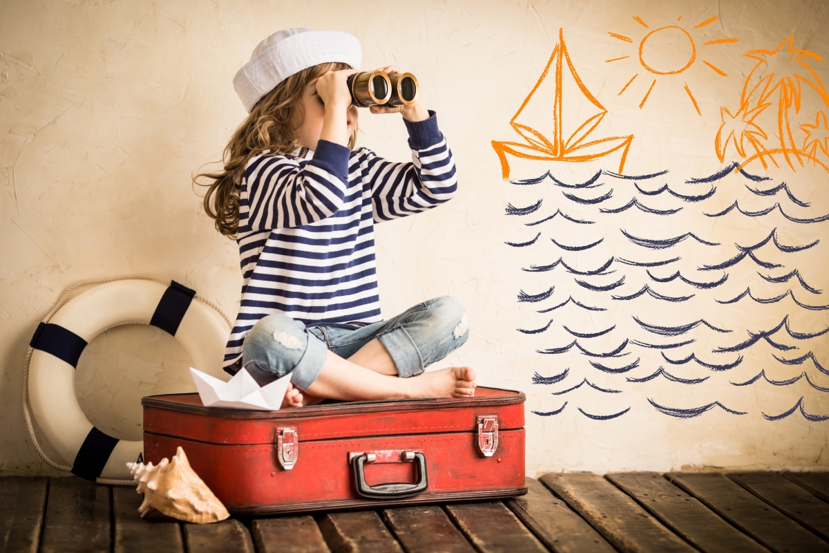 Girl suitcase telescope 7K wall