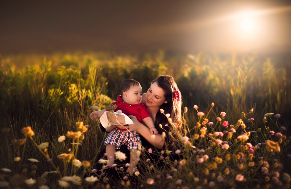 Mother and child sunset photography 5K wallpaper