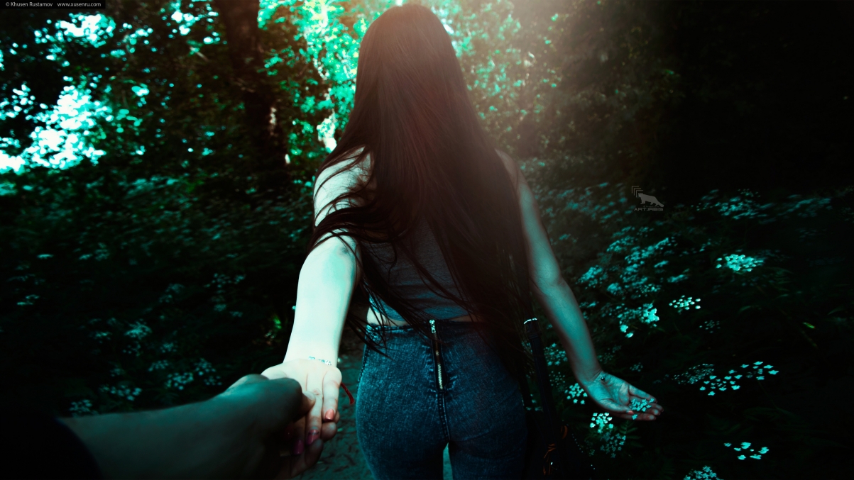 Lovers Holding Hands Jungle 5K Wallpaper