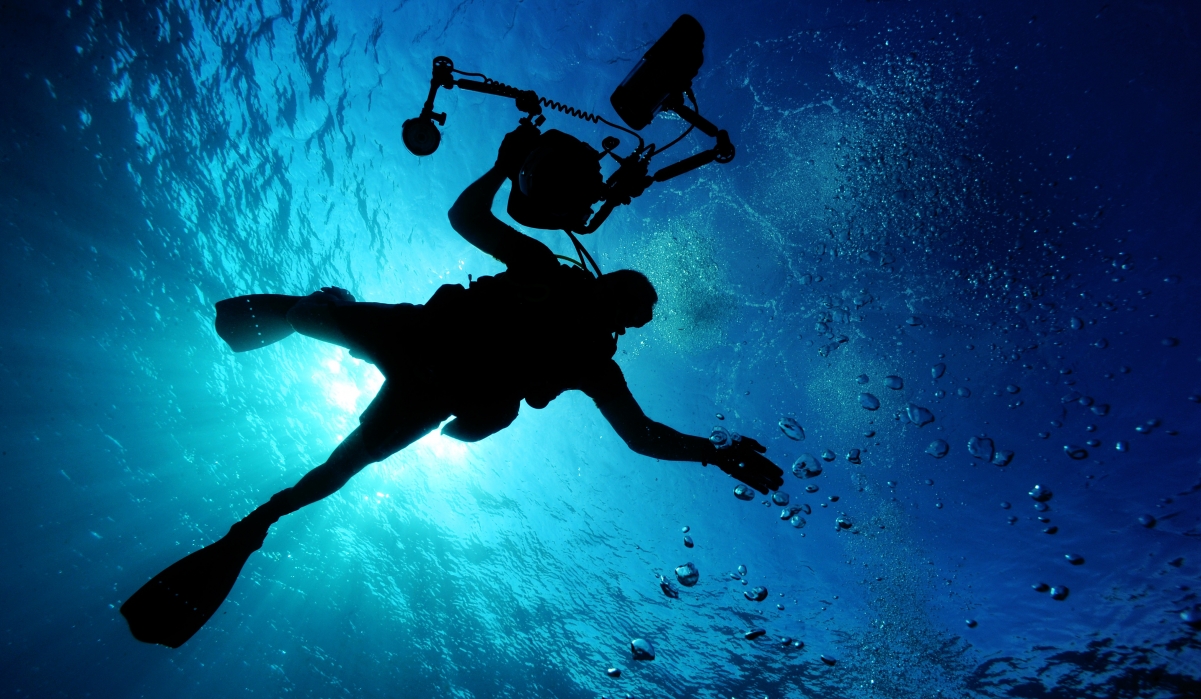 Ocean water light diver underwater