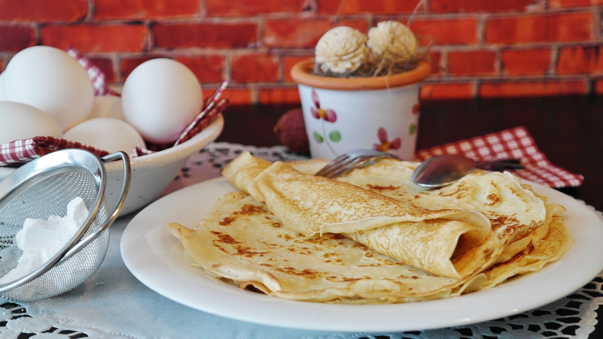 Pancake, crepe cake, egg and milk noodles