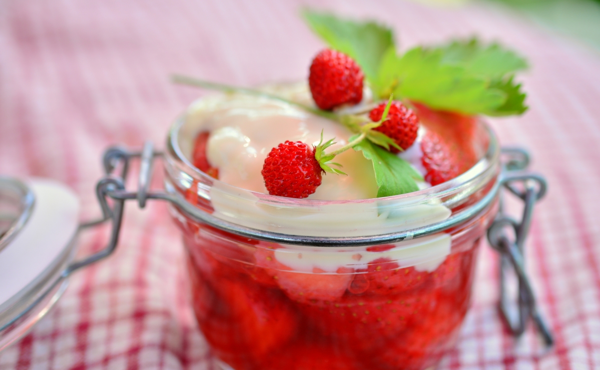 Strawberry wild strawberry fruit vitamins