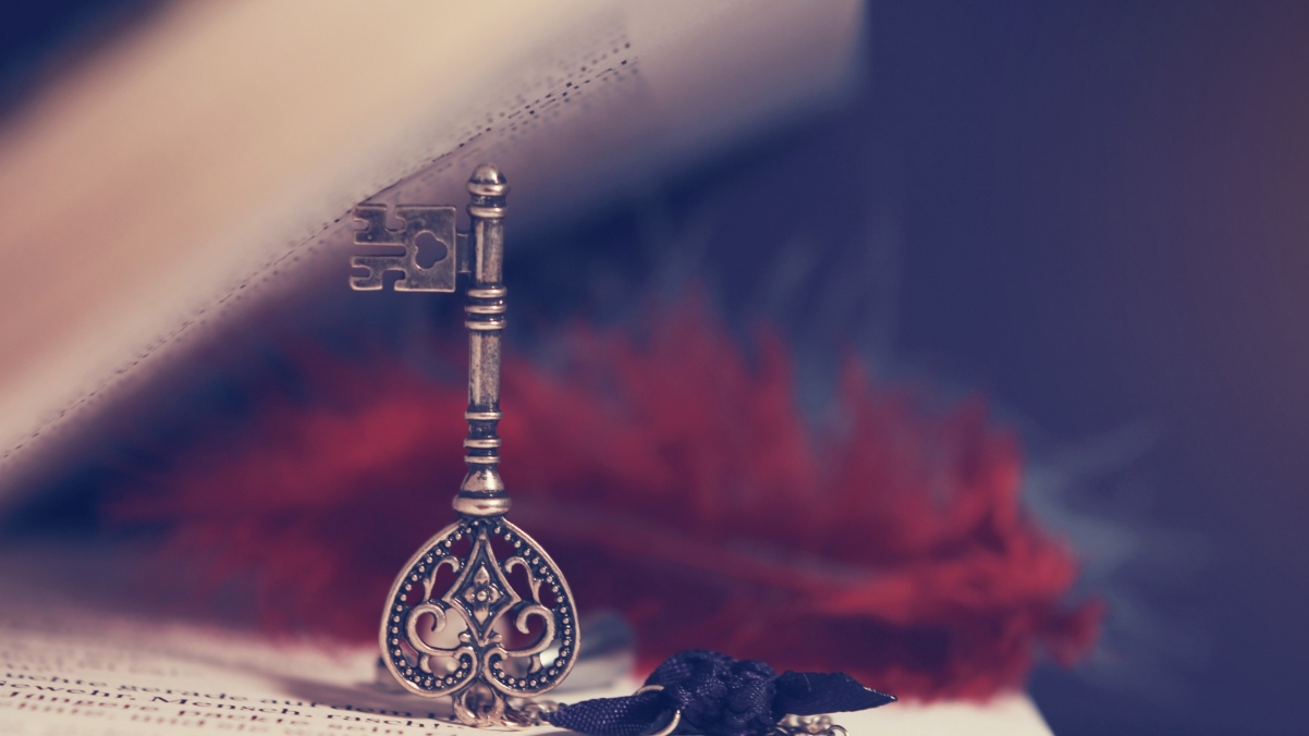 Key to the Heart Beautiful 4K Wallpaper