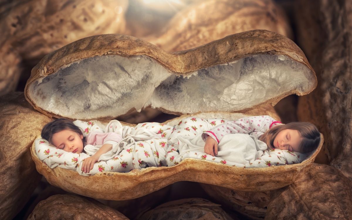 Go to sleep little girl sleep peanuts