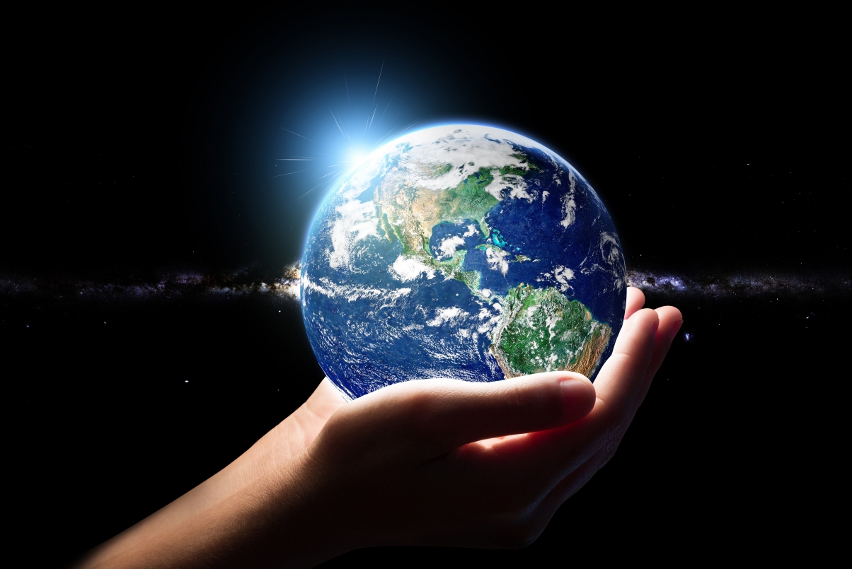 Hand Earth Creative 7K Picture