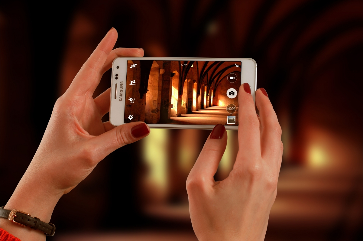 Samsung smartphone photo phone