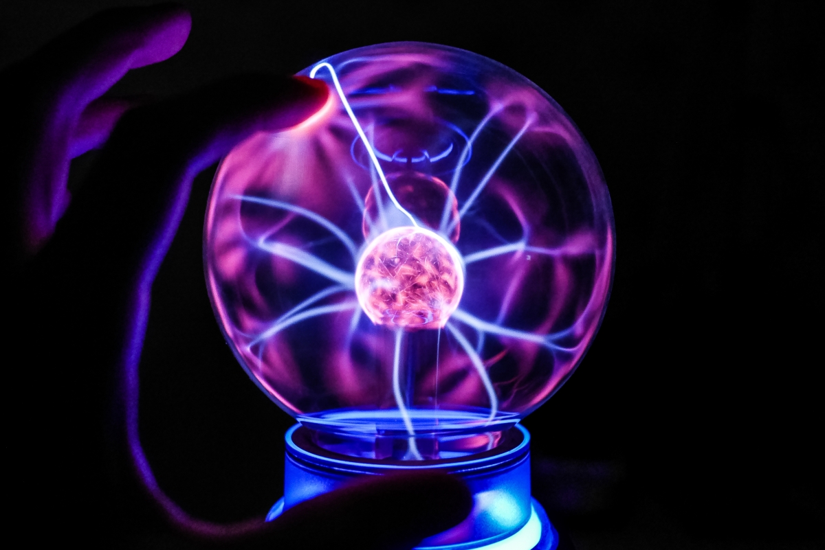 Ball Light 4K Wallpaper
