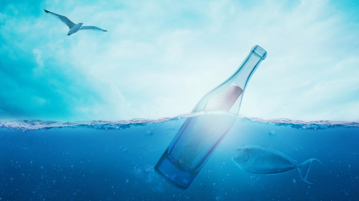 Letter in a bottle 4k wallpaper