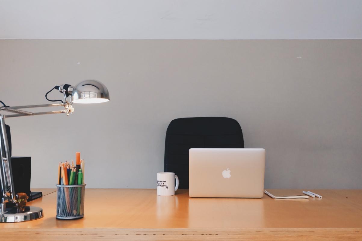 Simple and beautiful office environment pictures