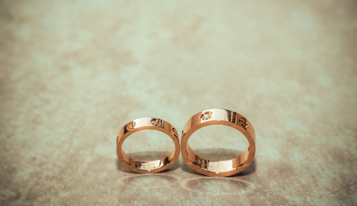 Wedding rings 4k picture material