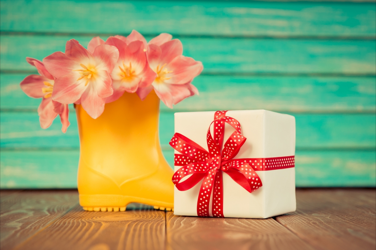 Floral holiday gift ribbon March