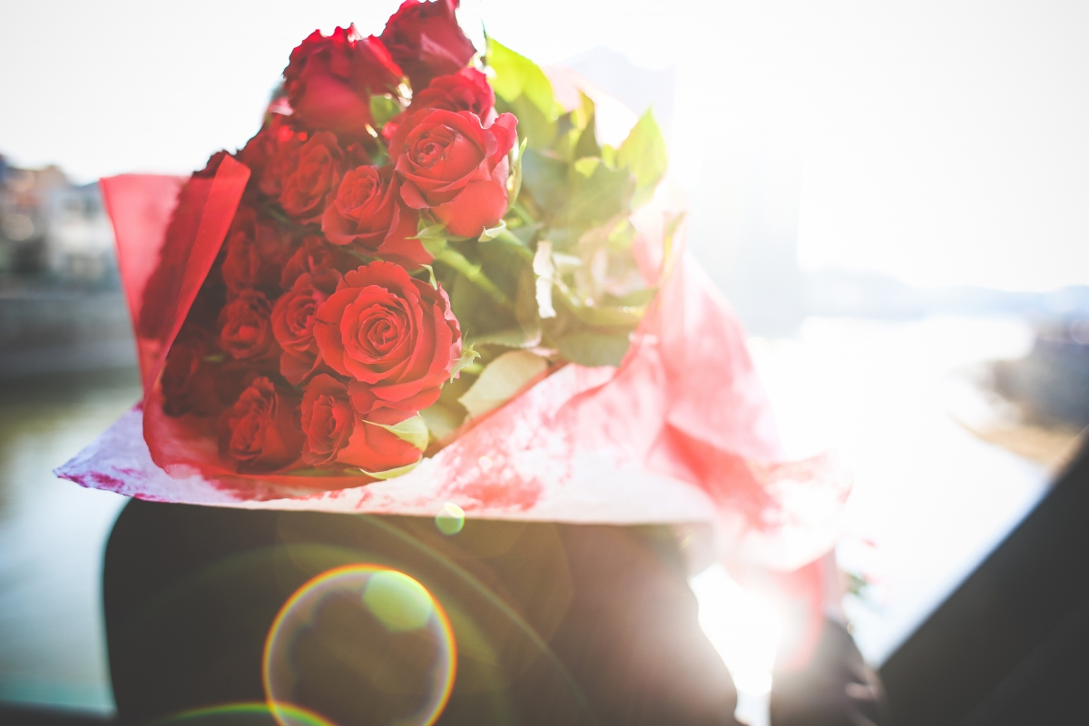 Red rose bouquet 4k wallpaper