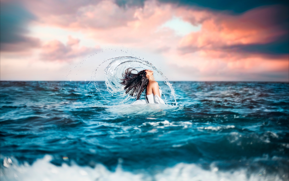 Sea wave sea wave girl hair wound