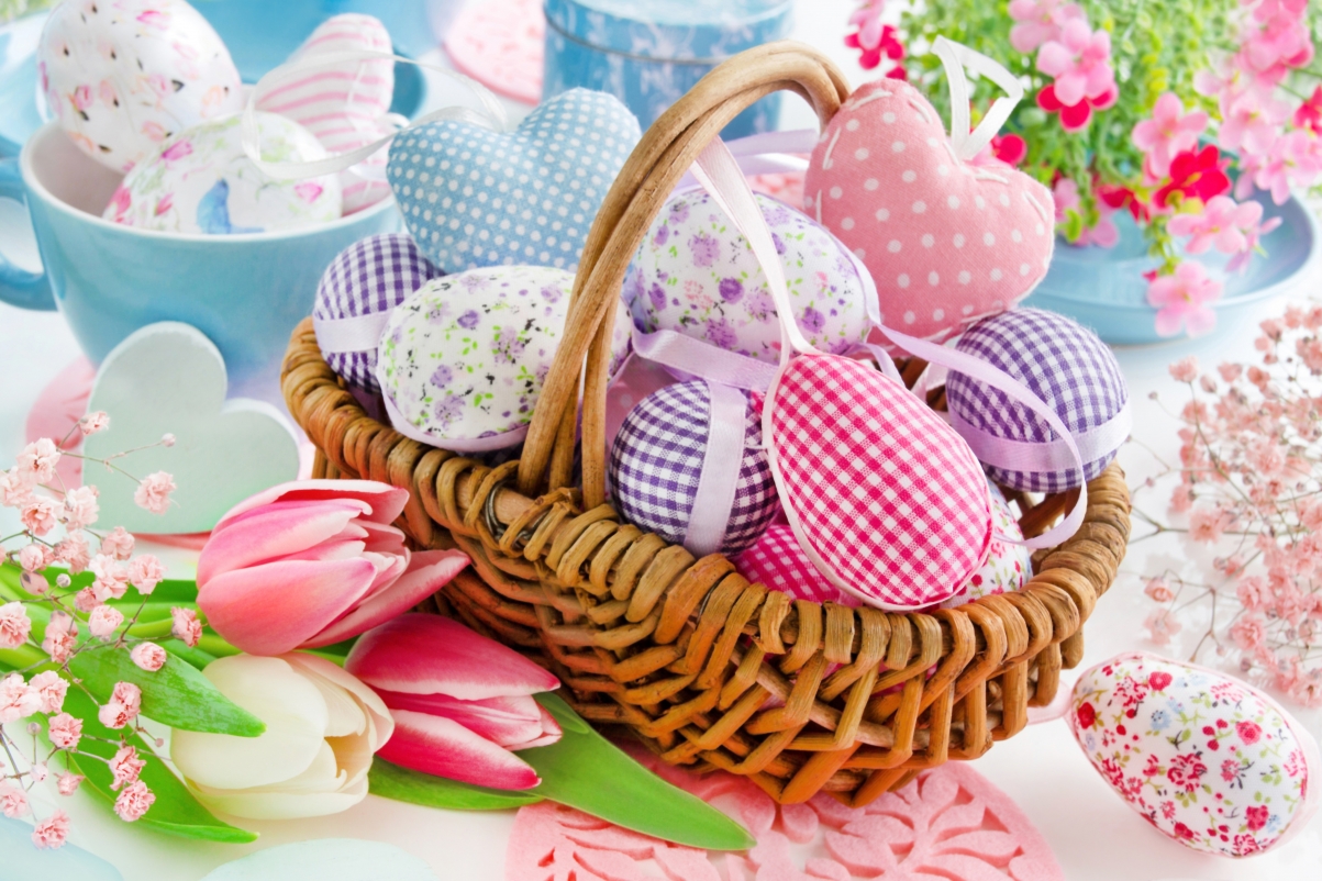 Easter basket with eggs