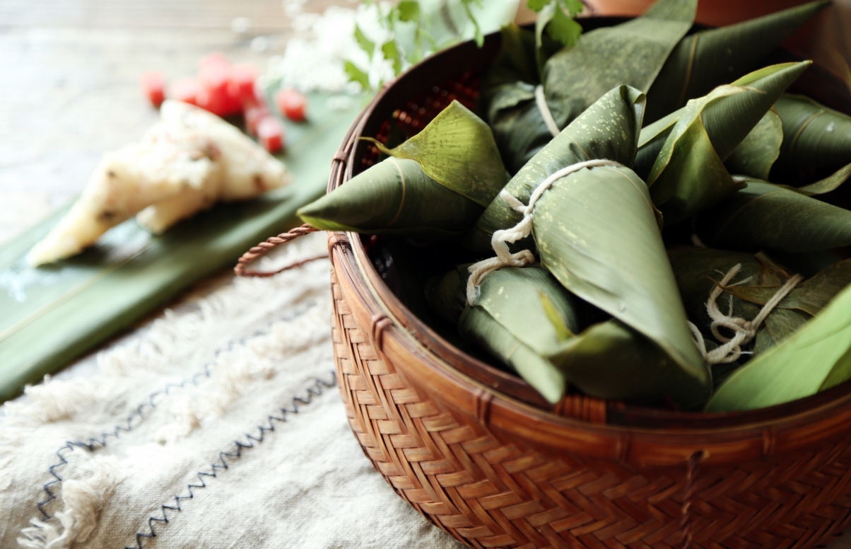 Eat Yunnan Brown during Dragon Boat Festival 5K HD Picture