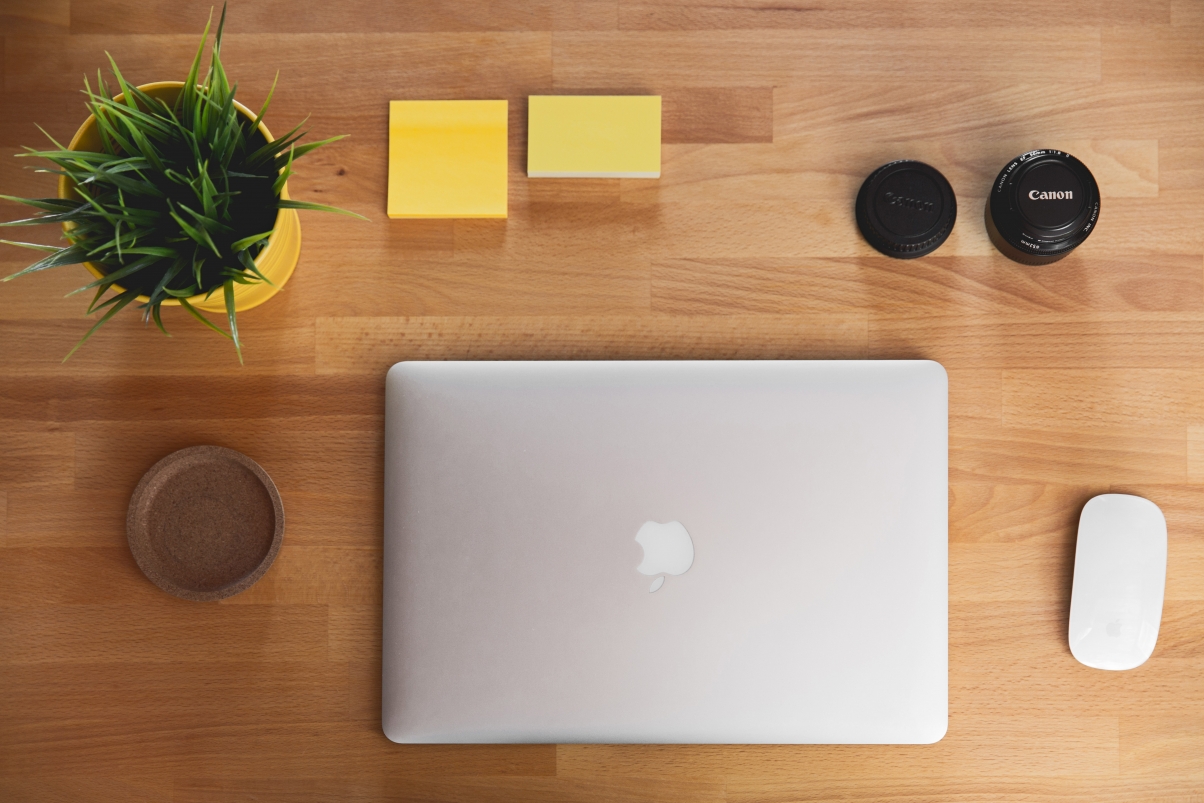 Office Apple Laptop Photo